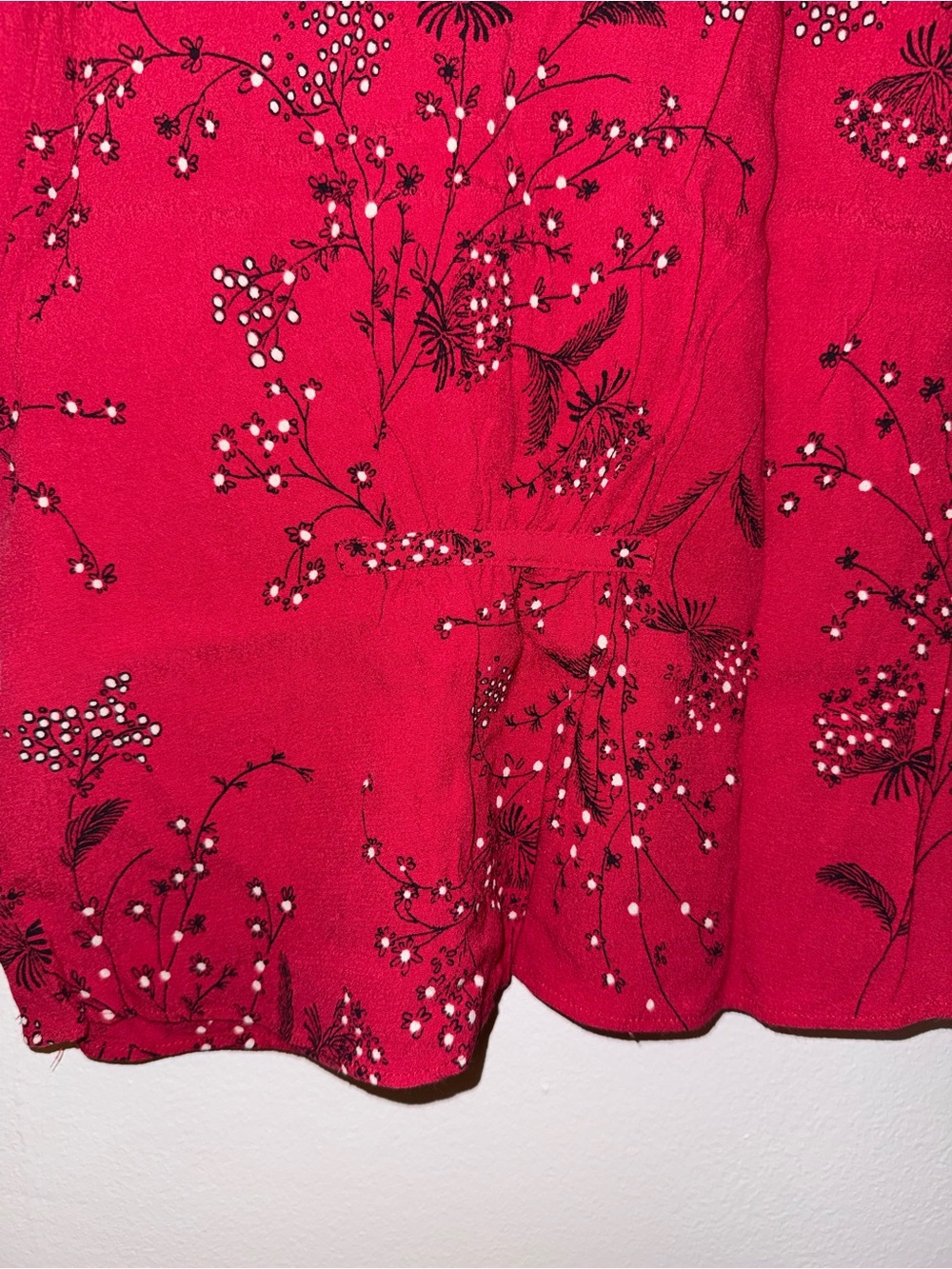 Madewell Red Floral V‑Neck Button Front Blouse - Picture 6 of 6